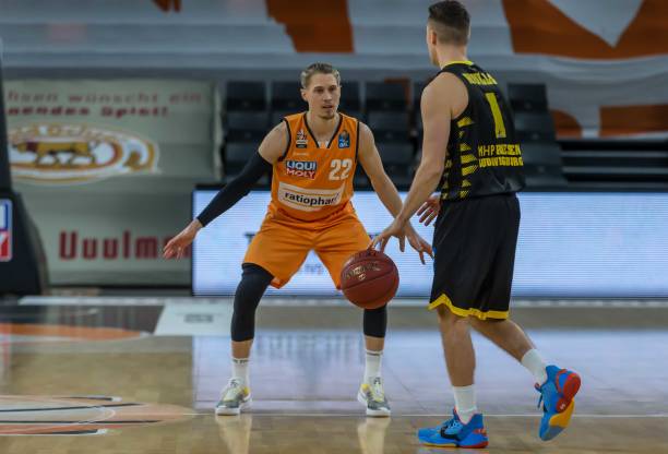 利奠定更牢 利奠定更牢