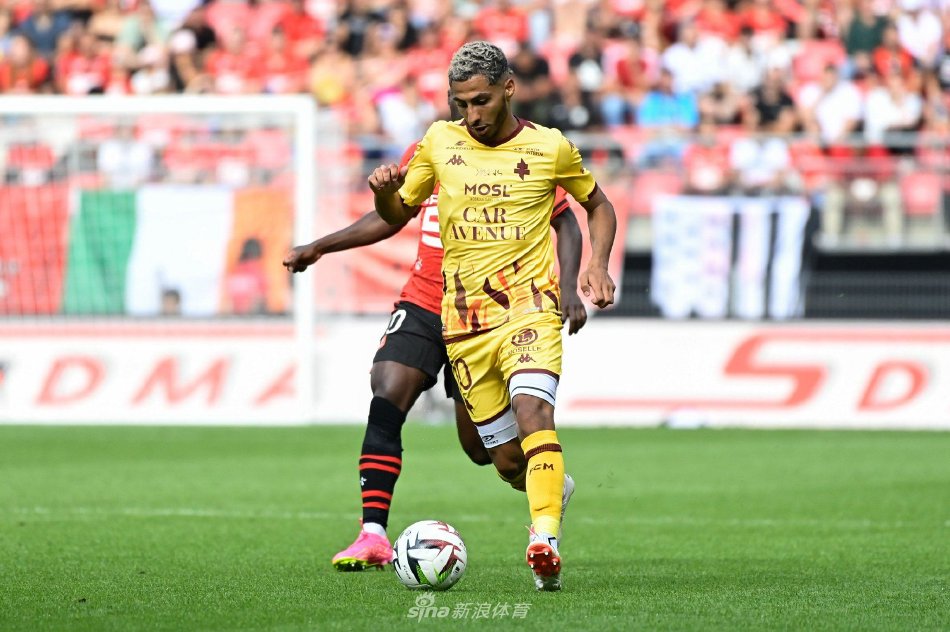 更展示了中 更展示了中